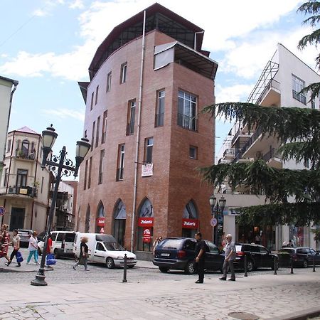 Black-White Rooms Batumi Exterior foto